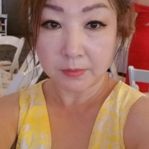 Meet your Posher, Esther